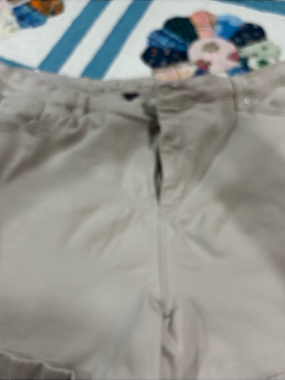 Gloria Vanderbilt Light Beige Jean Shorts